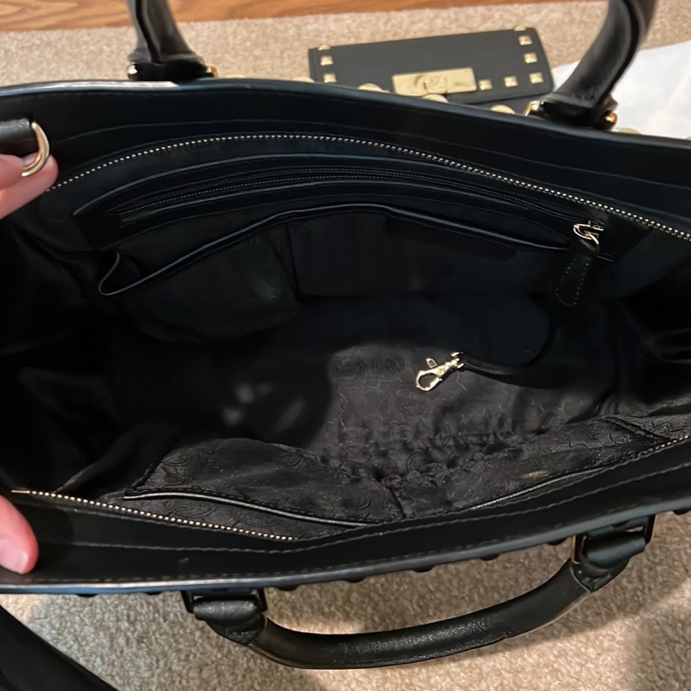 EUC Michael Kors large Selma satchel with matching wallet. - Picture 4 of 16